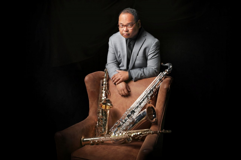 Yani Promo Saxes (1) (002)